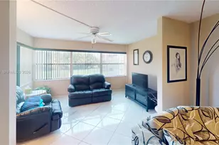 9541 Sunrise Lakes Blvd, Sunrise, FL 33322 - Photo 17