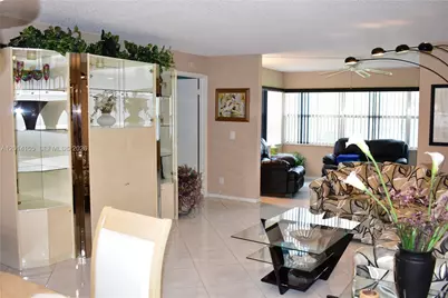 9541 Sunrise Lakes Blvd #204, Sunrise, FL 33322 - Photo 13