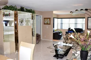 9541 Sunrise Lakes Blvd, Sunrise, FL 33322 - Photo 13