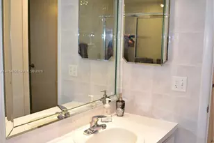 9541 Sunrise Lakes Blvd, Sunrise, FL 33322 - Photo 49