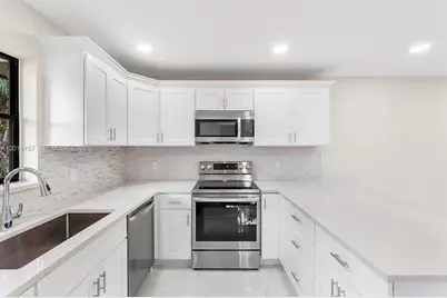 7744 W Courtyard Run W, Boca Raton, FL 33433 - Photo 3