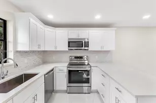 7744 W Courtyard Run W, Boca Raton, FL 33433 - Photo 3