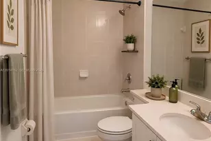 17350 NW 67th Ave, Hialeah, FL 33015 - Photo 5