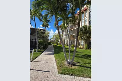 2001 Atlantic Shores Blvd #104, Hallandale Beach, FL 33009 - Photo 3