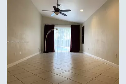 1210 S 13th Ave, Hollywood, FL 33019 - Photo 11