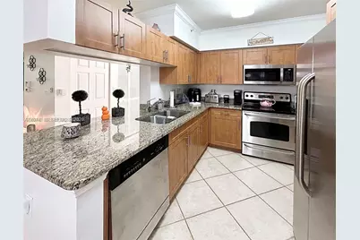 6533 Emerald Dunes Dr #208, West Palm Beach, FL 33411 - Photo 7