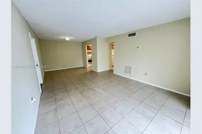 415 Executive Center Dr #203, West Palm Beach, FL 33401 - Photo 9