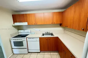 415 Executive Center Dr, West Palm Beach, FL 33401 - Photo 7