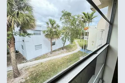 415 Executive Center Dr #203, West Palm Beach, FL 33401 - Photo 19