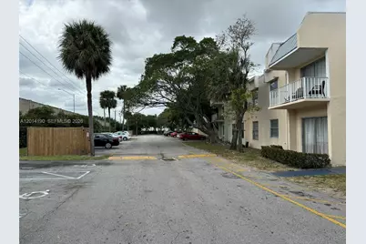 415 Executive Center Dr #203, West Palm Beach, FL 33401 - Photo 21