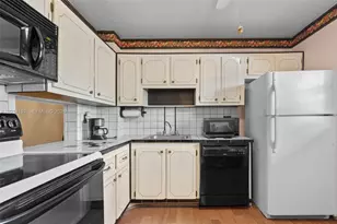 100 Berkley Rd, Hollywood, FL 33024 - Photo 3