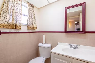 100 Berkley Rd #106, Hollywood, FL 33024 - Photo 15