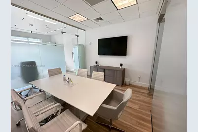 175 SW 7th St #1618, Miami, FL 33130 - Photo 5
