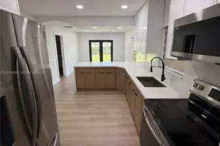 2951 NW 57th St, Miami, FL 33142 - Photo 9