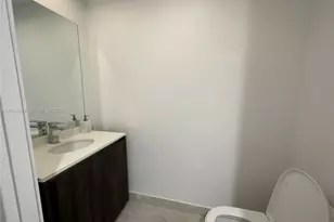 488 NE 18th St, Miami, FL 33132 - Photo 9