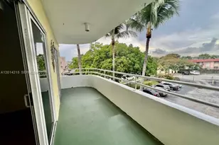 10755 SW 108th Ave, Miami, FL 33176 - Photo 11