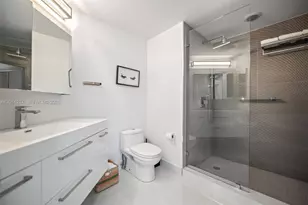 21050 Point Pl, Aventura, FL 33180 - Photo 17