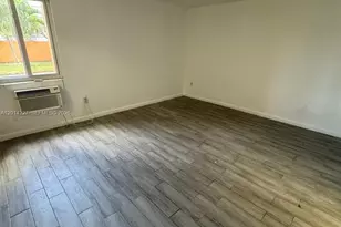 7010 NW 186th St, Hialeah, FL 33015 - Photo 5