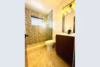 8320 NW 180th St, Hialeah, FL 33015 - Photo 7