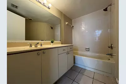 212 Lake Pointe Dr #209, Oakland Park, FL 33309 - Photo 11