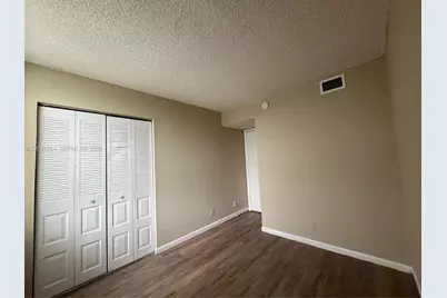 212 Lake Pointe Dr #209, Oakland Park, FL 33309 - Photo 9