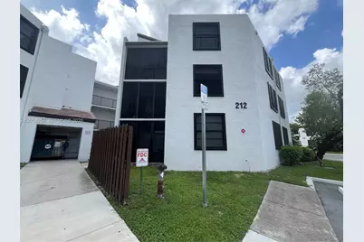 212 Lake Pointe Dr #209, Oakland Park, FL 33309 - Photo 15
