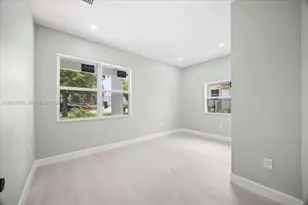 930 34th St, West Palm Beach, FL 33407 - Photo 15