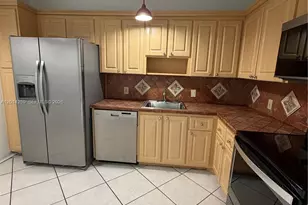 20100 W Country Club Dr, Aventura, FL 33180 - Photo 17