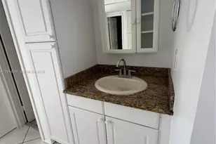 20100 W Country Club Dr, Aventura, FL 33180 - Photo 11