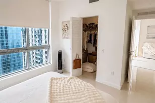 300 S Biscayne Blvd, Miami, FL 33131 - Photo 7