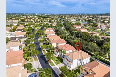 1147 NE 37th Pl, Homestead, FL 33033 - Photo 5