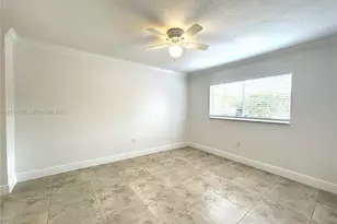 445 SW 11th St, Miami, FL 33130 - Photo 3