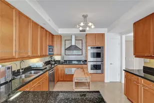 20201 E Country Club Dr, Aventura, FL 33180 - Photo 43