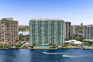 20201 E Country Club Dr, Aventura, FL 33180 - Photo 23