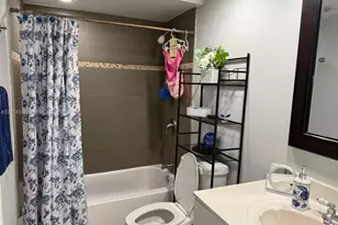 10090 NW 80th Ct, Hialeah Gardens, FL 33016 - Photo 5