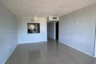 10090 NW 80th Ct, Hialeah Gardens, FL 33016 - Photo 13