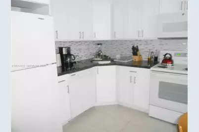 5401 Collins Ave #932, Miami Beach, FL 33140 - Photo 9