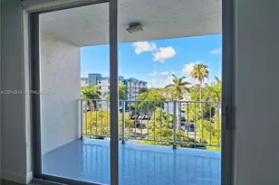 16546 NE 26th Ave, North Miami Beach, FL 33160 - Photo 5