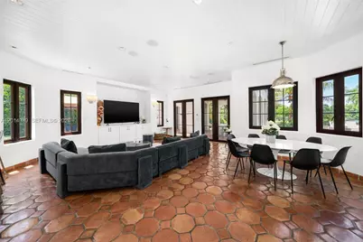 1201 NE 83rd St, Miami, FL 33138 - Photo 9