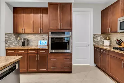8915 W Watercrest Cir W, Parkland, FL 33076 - Photo 17