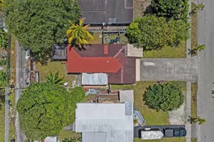 1379 NE 177th St, North Miami Beach, FL 33162 - Photo 19