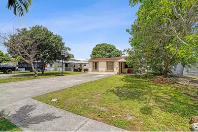 1379 NE 177th St, North Miami Beach, FL 33162 - Photo 3