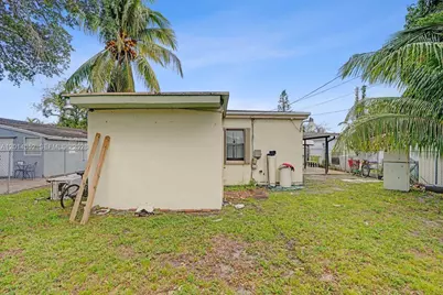 1379 NE 177th St, North Miami Beach, FL 33162 - Photo 27