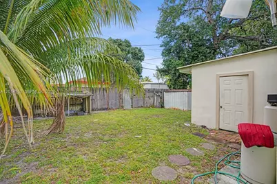 1379 NE 177th St, North Miami Beach, FL 33162 - Photo 25