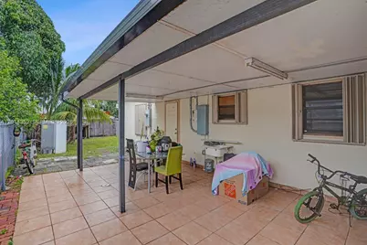 1379 NE 177th St, North Miami Beach, FL 33162 - Photo 23