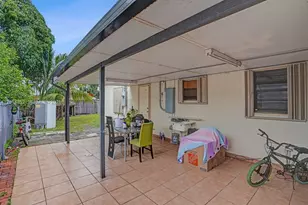 1379 NE 177th St, North Miami Beach, FL 33162 - Photo 23