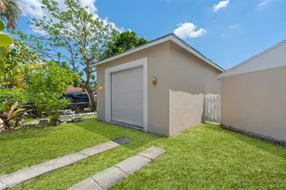 376 W 14th St, Riviera Beach, FL 33404 - Photo 5