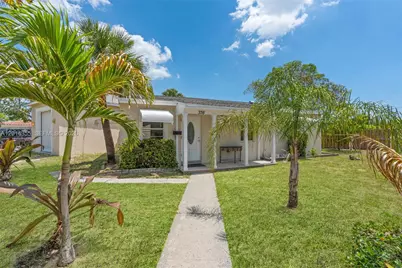 376 W 14th St, Riviera Beach, FL 33404 - Photo 1