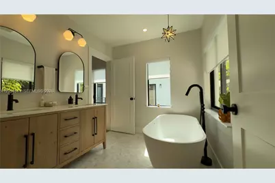 3261 SW 16th Ln, Miami, FL 33145 - Photo 29