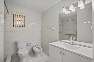 9930 SW 40th Terrace, Miami, FL 33165 - Photo 9